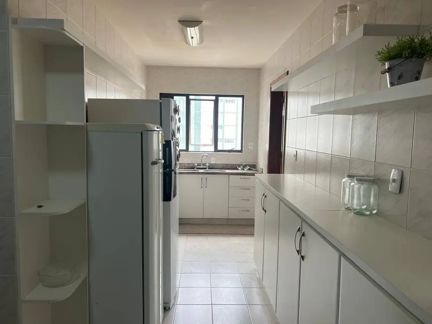 Apartamento com 3 quartos à venda e para alugar, 120m2 em Centro, Balneario Camboriu - SC - imagem 4 Foto 4 de Apartamento com 3 quartos à venda e para alugar, 120m2 em Centro, Balneario Camboriu - SC