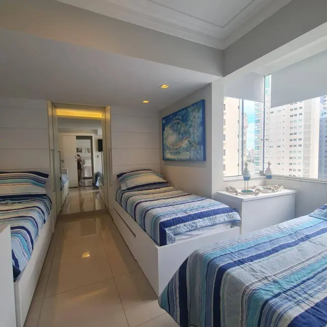 Apartamento com 5 quartos à venda e para alugar, 218m2 em Centro, Balneario Camboriu - SC - imagem 9 Foto 9 de Apartamento com 5 quartos à venda e para alugar, 218m2 em Centro, Balneario Camboriu - SC