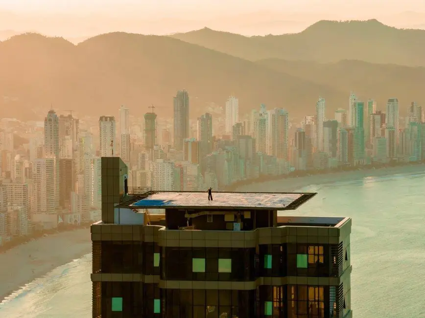 Apartamento com 4 quartos à venda, 261m2 em Centro, Balneario Camboriu - SC - imagem 6 Foto 6 de Apartamento com 4 quartos à venda, 261m2 em Centro, Balneario Camboriu - SC