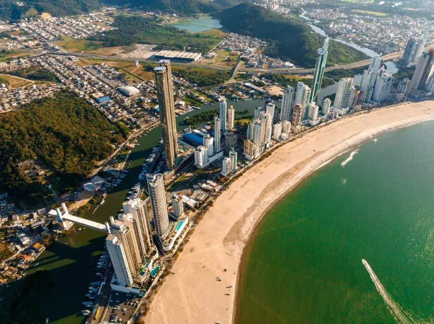 Apartamento com 4 quartos à venda, 261m2 em Centro, Balneario Camboriu - SC - imagem 6 Foto 6 de Apartamento com 4 quartos à venda, 261m2 em Centro, Balneario Camboriu - SC