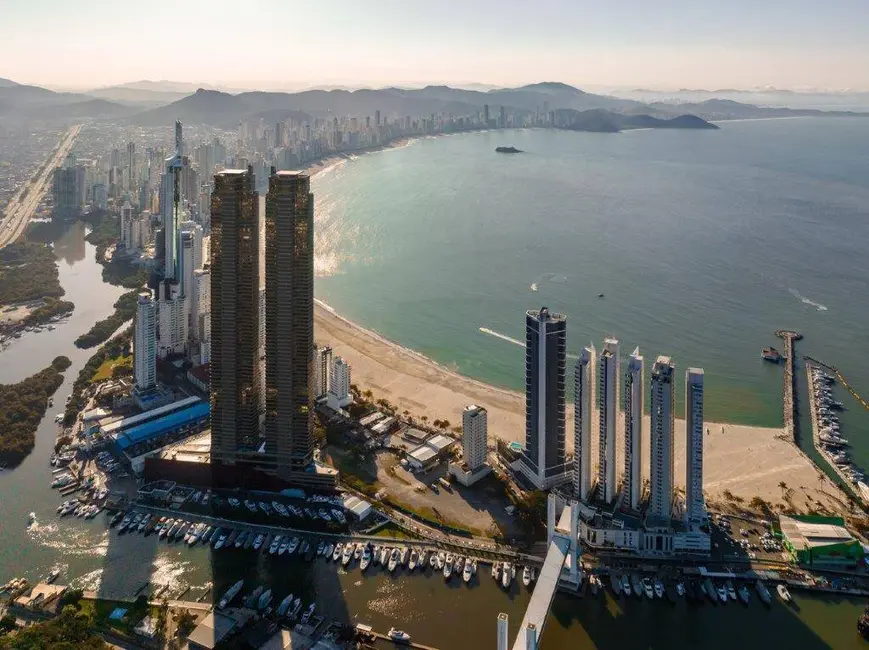 Apartamento com 7 quartos à venda, 422m2 em Centro, Balneario Camboriu - SC - imagem 5 Foto 5 de Apartamento com 7 quartos à venda, 422m2 em Centro, Balneario Camboriu - SC