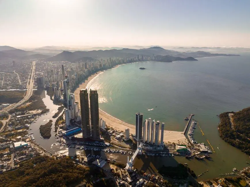 Apartamento com 4 quartos à venda, 261m2 em Centro, Balneario Camboriu - SC - imagem 6 Foto 6 de Apartamento com 4 quartos à venda, 261m2 em Centro, Balneario Camboriu - SC