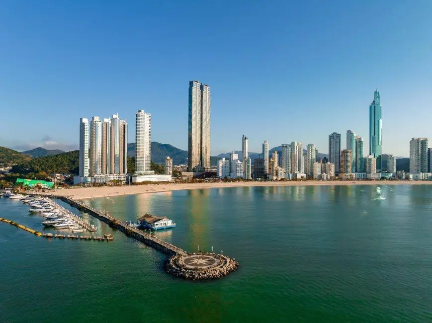 Apartamento com 4 quartos à venda, 261m2 em Centro, Balneario Camboriu - SC - imagem 8 Foto 8 de Apartamento com 4 quartos à venda, 261m2 em Centro, Balneario Camboriu - SC