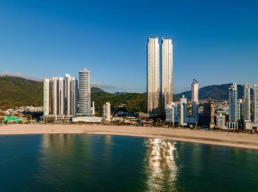 Apartamento com 4 quartos à venda, 261m2 em Centro, Balneario Camboriu - SC - imagem 8 Foto 8 de Apartamento com 4 quartos à venda, 261m2 em Centro, Balneario Camboriu - SC