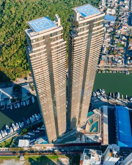 Apartamento com 4 quartos à venda, 261m2 em Centro, Balneario Camboriu - SC - imagem 4 Foto 4 de Apartamento com 4 quartos à venda, 261m2 em Centro, Balneario Camboriu - SC