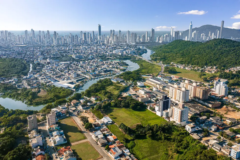 Foto 2 de Apartamento com 2 quartos à venda, 70m2 em São Francisco de Assis, Camboriu - SC