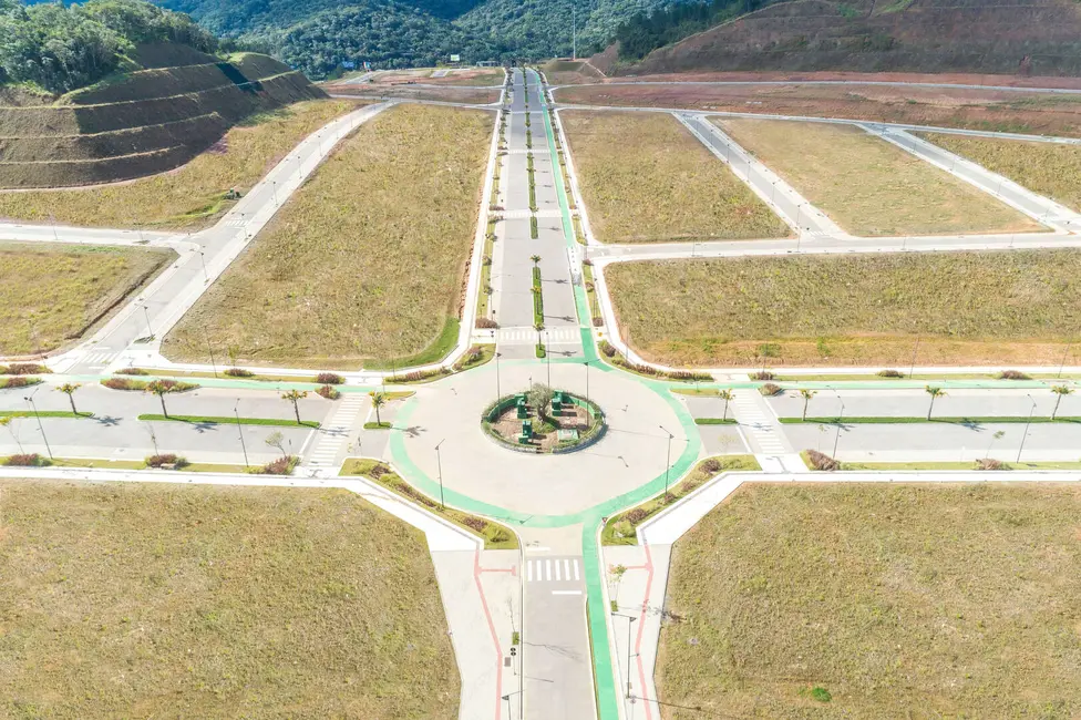 Foto 3 de Terreno / Lote à venda, 300m2 em Camboriu - SC