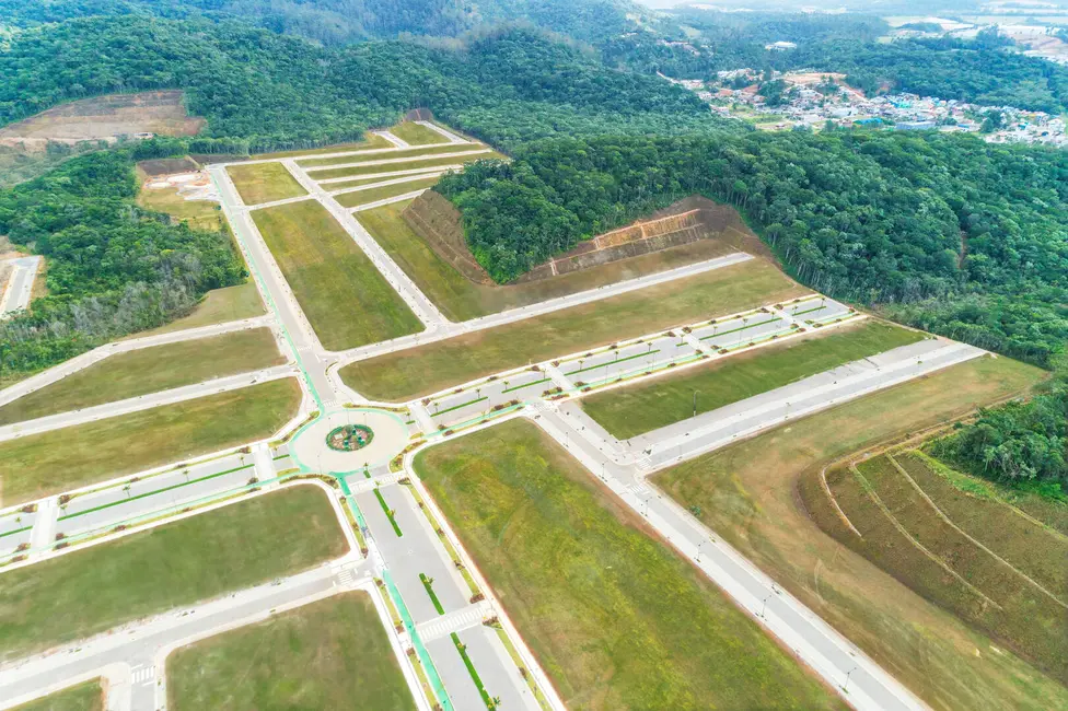 Foto 1 de Terreno / Lote à venda, 300m2 em Camboriu - SC