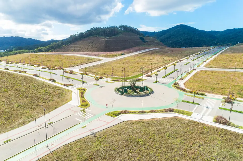 Foto 2 de Terreno / Lote à venda, 300m2 em Camboriu - SC