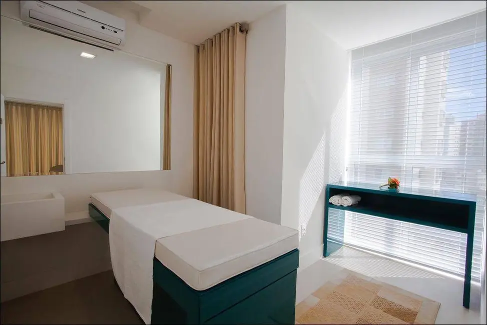 Apartamento com 3 quartos para alugar, 130m2 em Centro, Balneario Camboriu - SC - imagem 8 Foto 8 de Apartamento com 3 quartos para alugar, 130m2 em Centro, Balneario Camboriu - SC