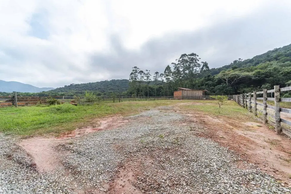 Chácara com 3 quartos à venda, 1100m2 em Rio do Meio, Itajai - SC - imagem 4 Foto 4 de Chácara com 3 quartos à venda, 1100m2 em Rio do Meio, Itajai - SC