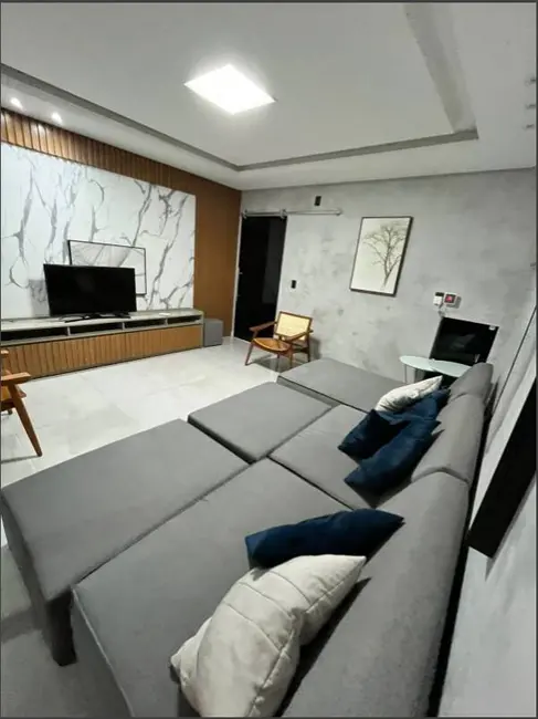 Foto 2 de Casa com 4 quartos para alugar, 300m2 em Balneario Picarras - SC