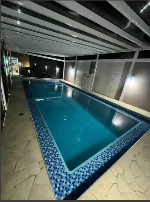 Foto 1 de Casa com 4 quartos para alugar, 300m2 em Balneario Picarras - SC