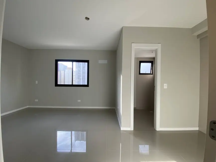Foto 3 de Apartamento com 1 quarto à venda, 24m2 em Centro, Curitiba - PR