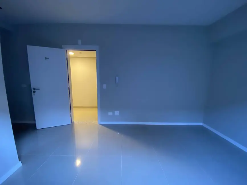 Apartamento com 1 quarto à venda, 23m2 em Centro, Curitiba - PR - imagem 3 Foto 3 de Apartamento com 1 quarto à venda, 23m2 em Centro, Curitiba - PR