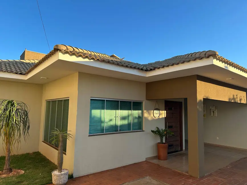 Foto 2 de Casa com 3 quartos à venda, 360m2 em Jardim Rasslem, Dourados - MS