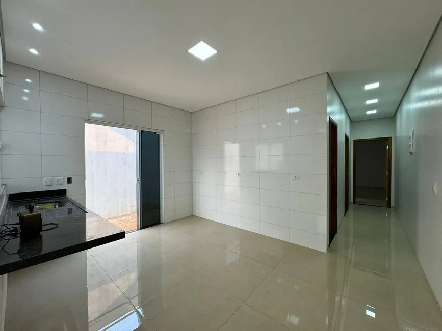 Foto 4 de Casa com 2 quartos à venda, 150m2 em Jardim Cristhais, Dourados - MS