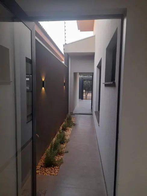 Foto 15 de Casa à venda, 360m2 em Parque Alvorada, Dourados - MS