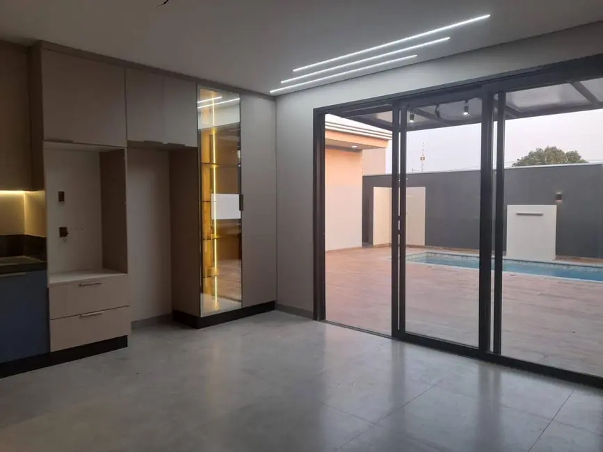 Foto 13 de Casa à venda, 360m2 em Parque Alvorada, Dourados - MS
