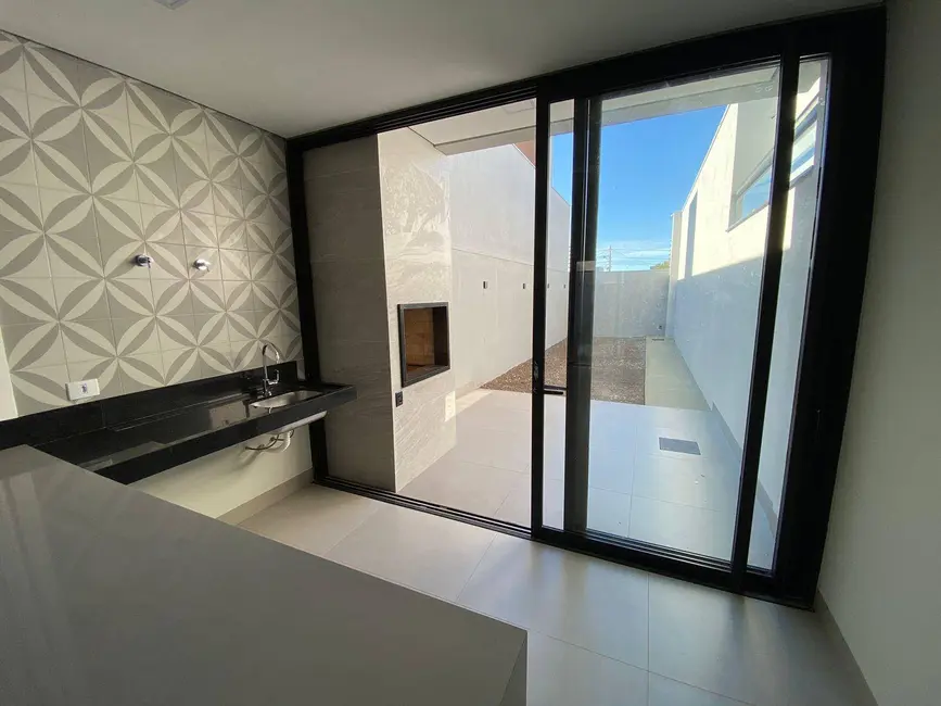 Foto 10 de Casa à venda em Santa Fé, Dourados - MS