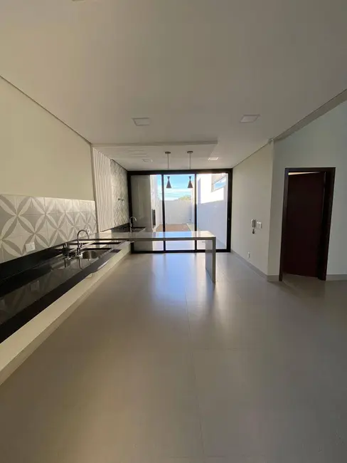 Foto 12 de Casa à venda em Santa Fé, Dourados - MS