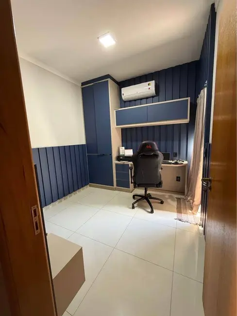 Foto 5 de Casa com 3 quartos à venda, 300m2 em Jardim Cristhais, Dourados - MS
