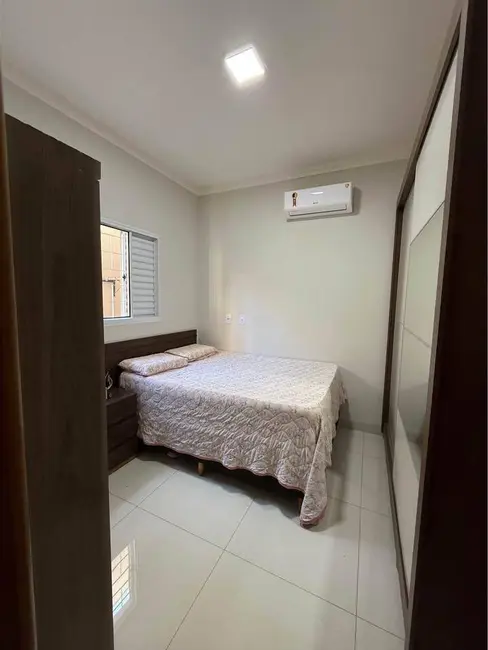 Foto 3 de Casa com 3 quartos à venda, 300m2 em Jardim Cristhais, Dourados - MS