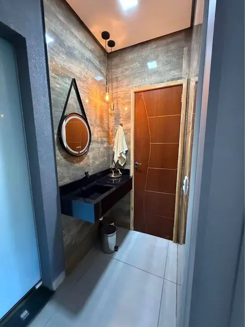 Foto 2 de Casa com 3 quartos à venda, 300m2 em Jardim Cristhais, Dourados - MS