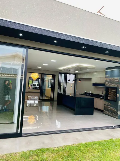 Foto 2 de Casa à venda em Jardim Cristhais, Dourados - MS