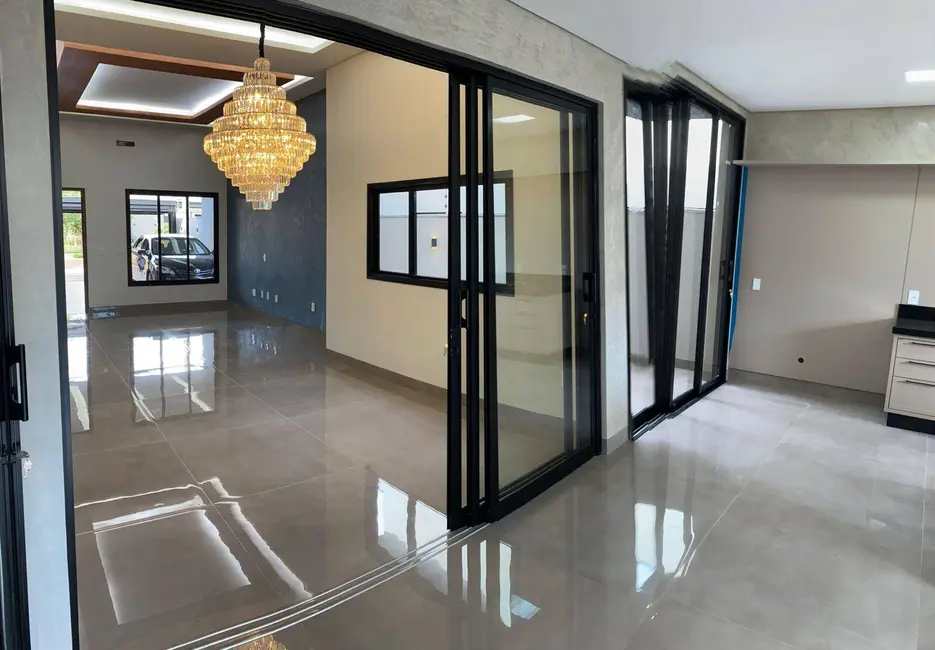 Foto 5 de Casa à venda em Jardim Cristhais, Dourados - MS