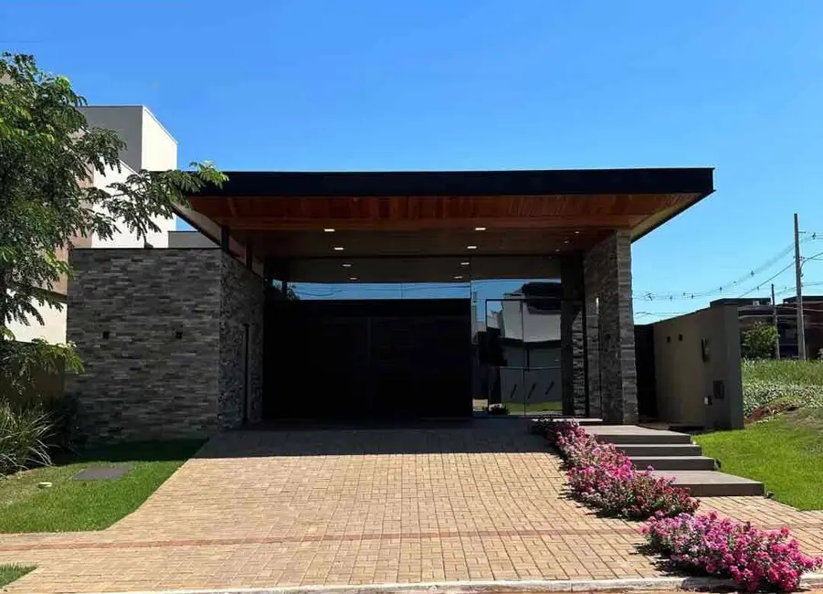 Foto 1 de Casa com 3 quartos à venda, 339m2 em Porto Madero, Dourados - MS