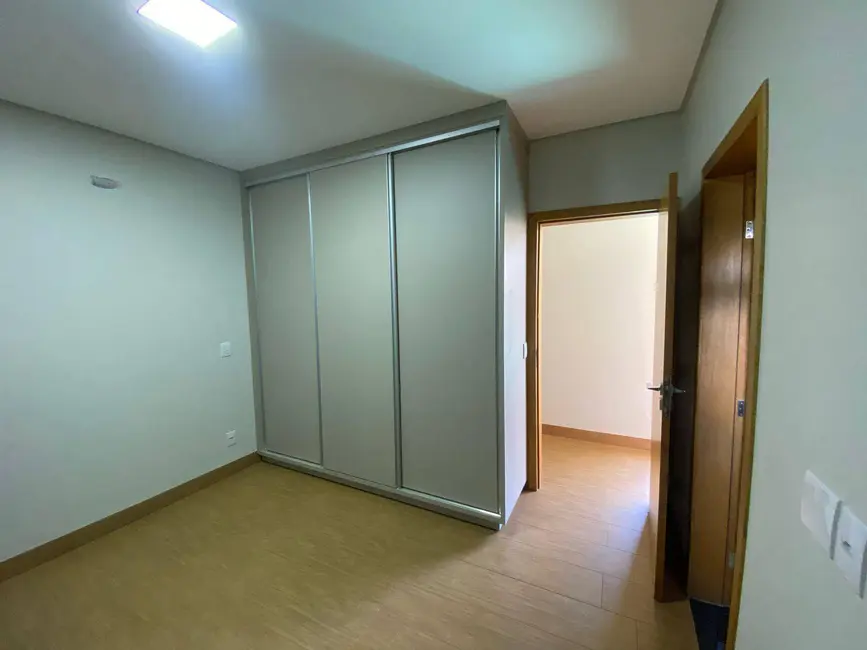 Foto 3 de Casa com 3 quartos à venda, 339m2 em Porto Madero, Dourados - MS