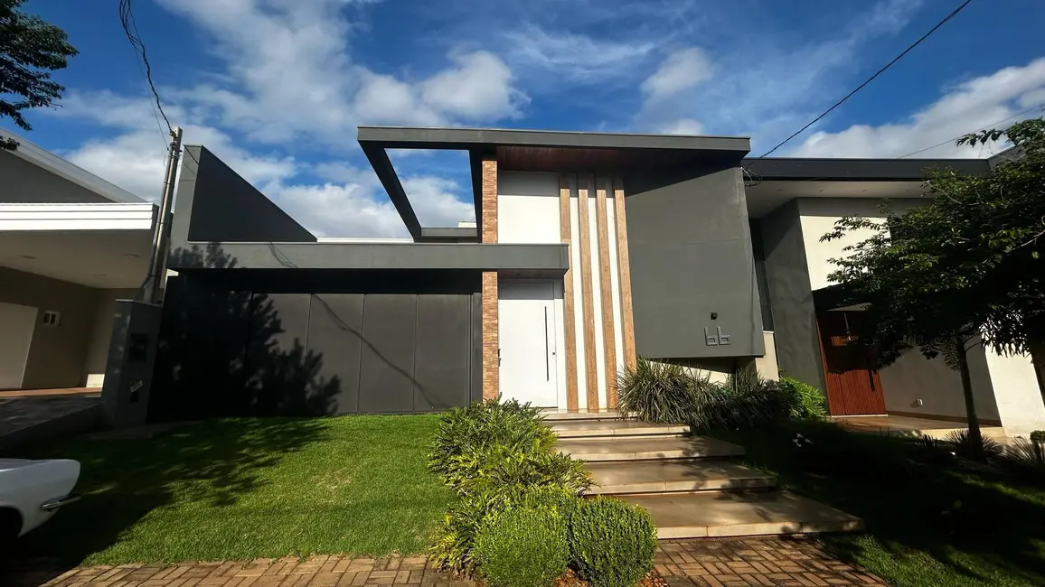 Foto 1 de Casa com 3 quartos à venda, 300m2 em Porto Madero, Dourados - MS
