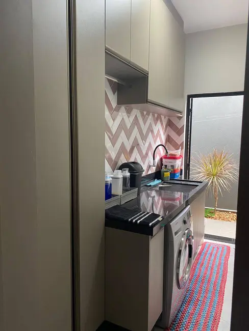 Foto 2 de Casa com 3 quartos à venda, 270m2 em Dourados - MS