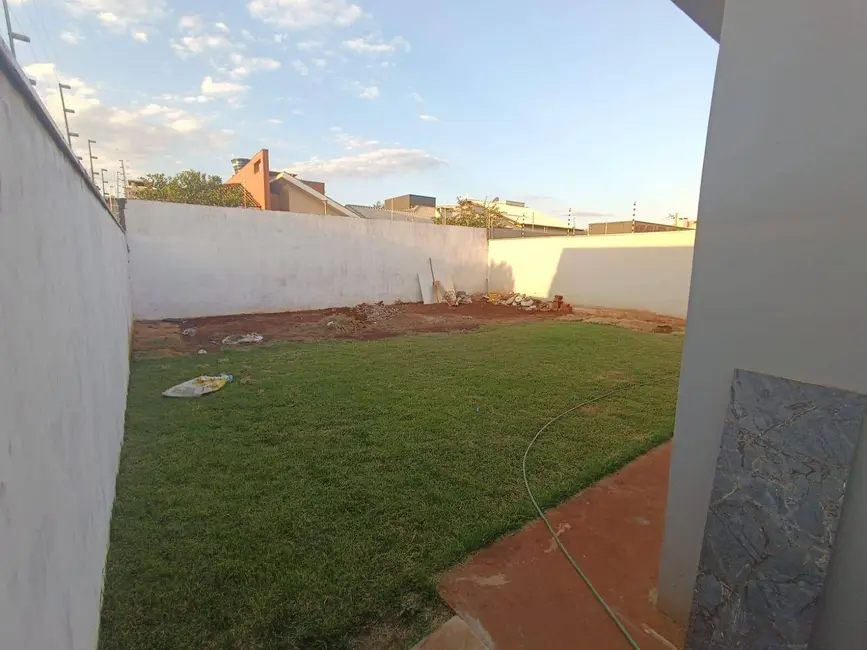 Foto 3 de Casa à venda em Jardim Cristhais, Dourados - MS