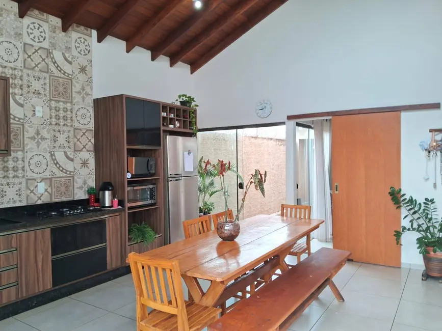 Foto 7 de Casa à venda em Jardim Cristhais, Dourados - MS