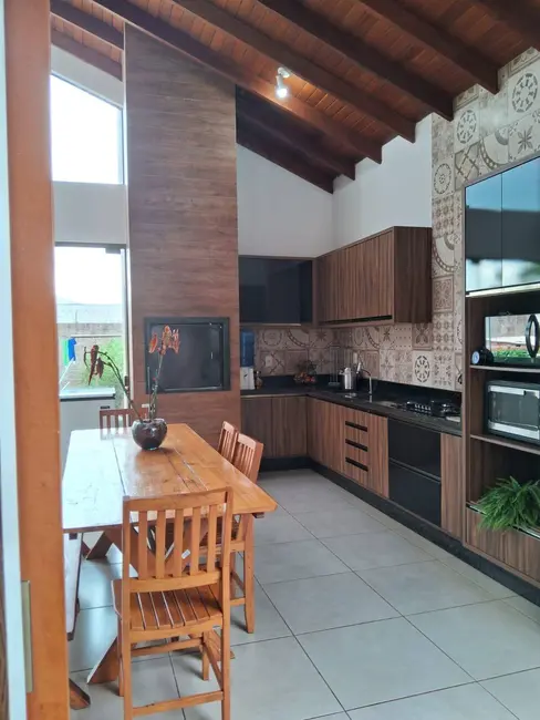 Foto 8 de Casa à venda em Jardim Cristhais, Dourados - MS