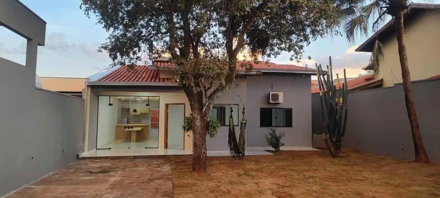 Foto 1 de Casa com 3 quartos à venda, 400m2 em Vila Progresso, Dourados - MS