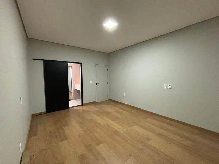 Foto 10 de Casa à venda em Jardim Mônaco, Dourados - MS