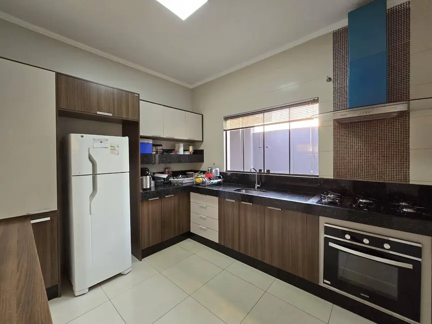 Foto 15 de Casa à venda em Santa Fé, Dourados - MS