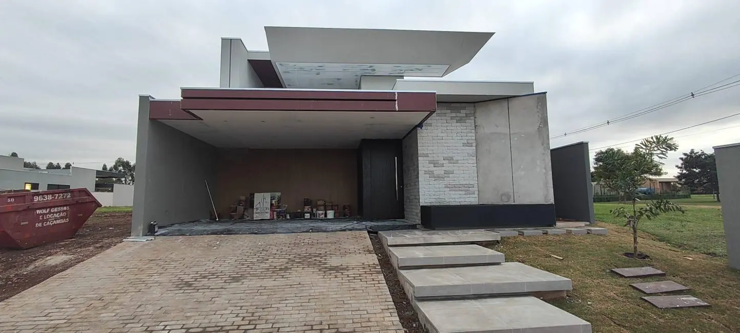 Foto 1 de Casa com 3 quartos à venda, 324m2 em Dourados - MS