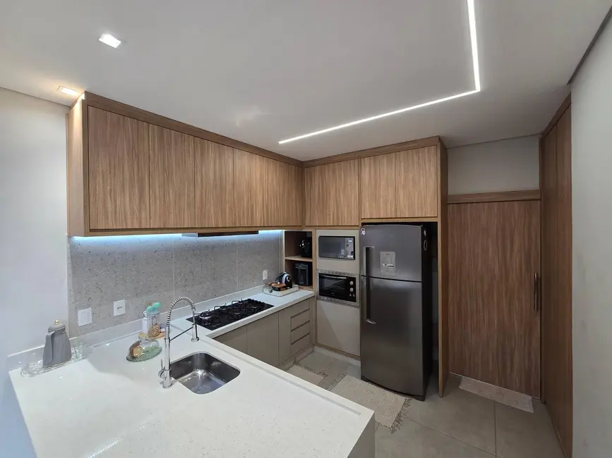 Foto 2 de Casa com 3 quartos à venda, 252m2 em Porto Seguro, Dourados - MS