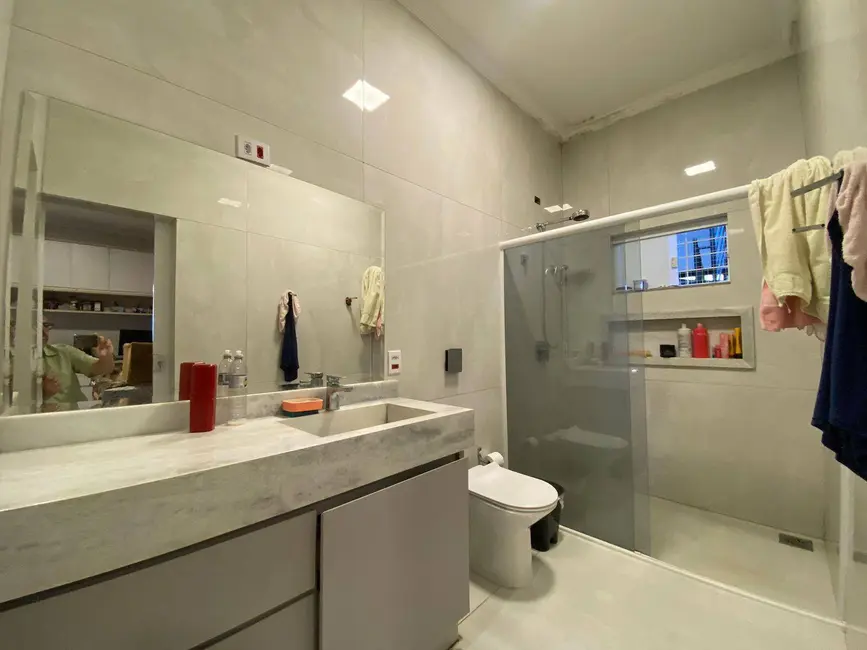 Foto 5 de Casa com 3 quartos à venda, 300m2 em Portal de Dourados, Dourados - MS