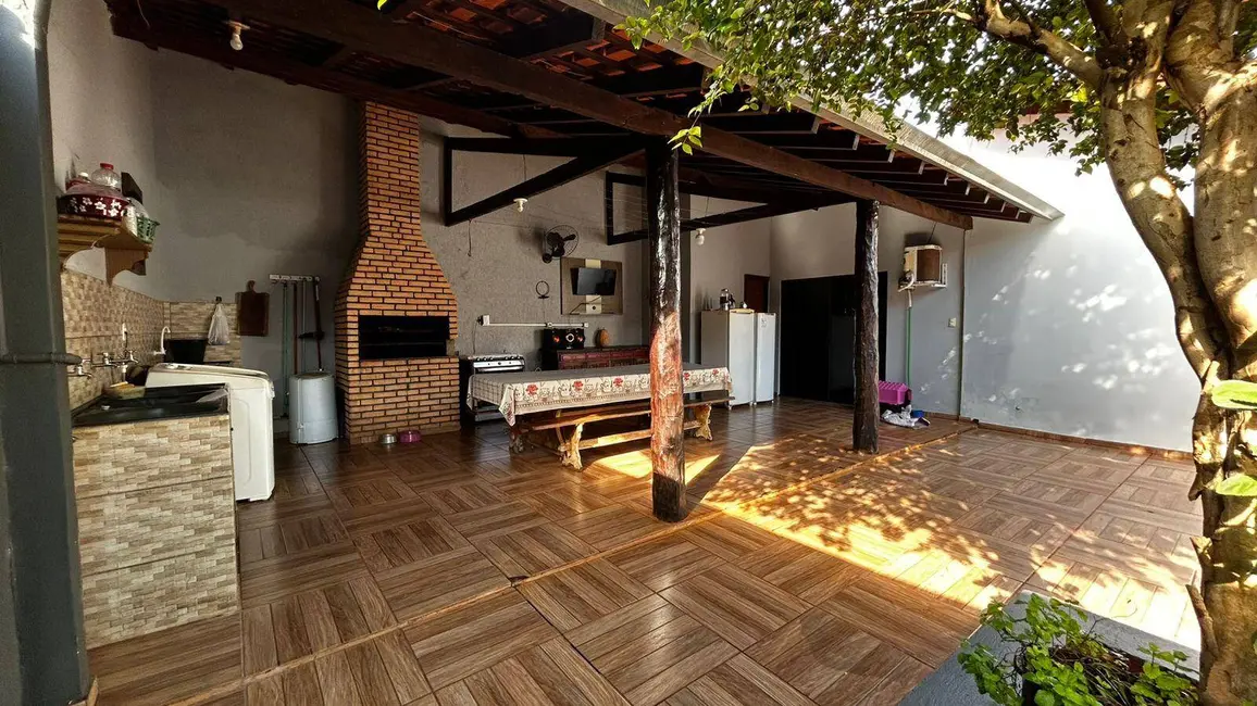 Foto 1 de Casa à venda em Parque Alvorada, Dourados - MS