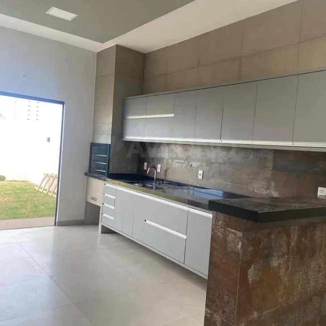 Foto 6 de Casa à venda em Dourados - MS