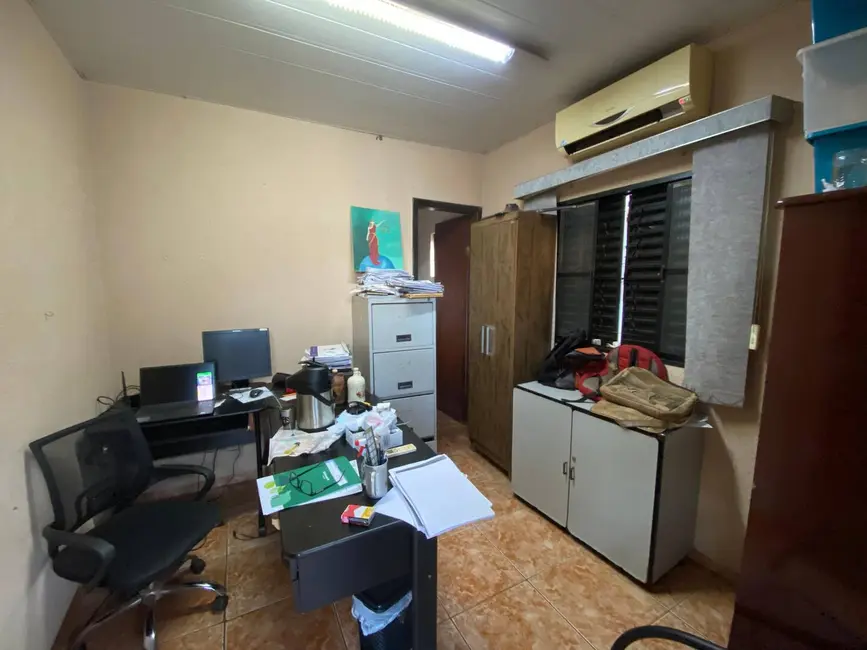 Foto 2 de Casa com 3 quartos à venda, 300m2 em Jardim Europa, Dourados - MS