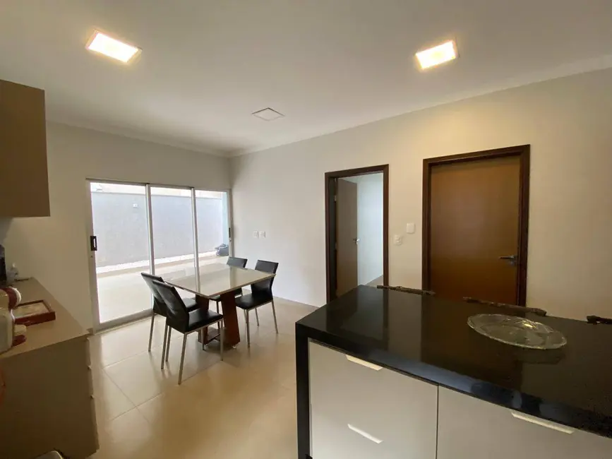 Foto 2 de Sobrado com 5 quartos à venda, 438m2 em Ecoville, Dourados - MS