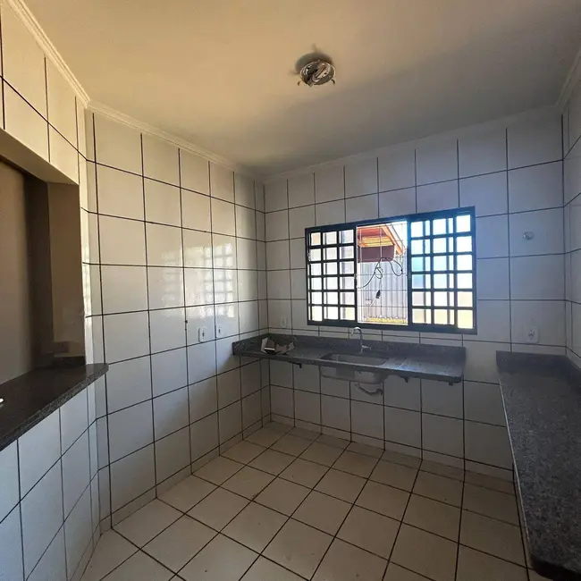 Foto 4 de Casa com 3 quartos à venda, 360m2 em Parque Alvorada, Dourados - MS