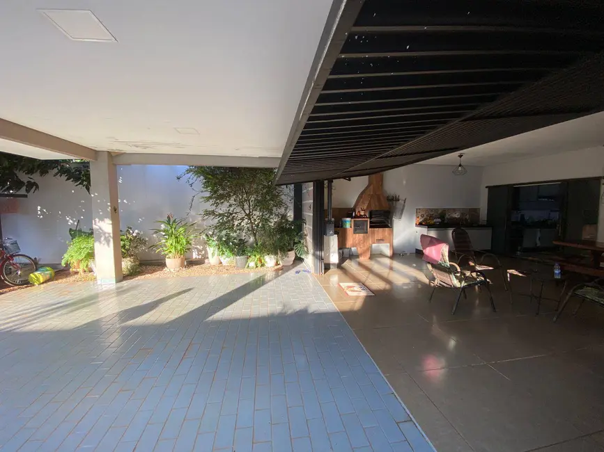 Foto 3 de Casa à venda em Parque Nova Dourados, Dourados - MS