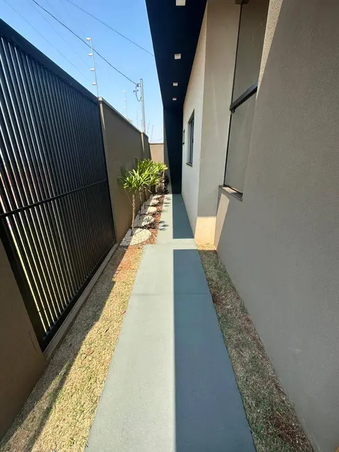 Foto 20 de Casa à venda em Jardim Cristhais, Dourados - MS